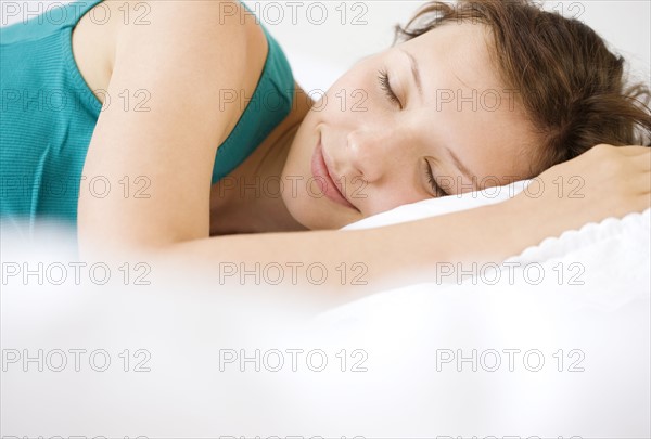 Close up of teenage girl sleeping. Date : 2008