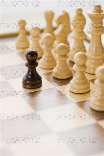 Chess pieces on chessboard. Date : 2008