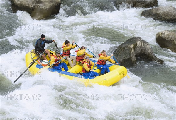 Group whitewater rafting. Date : 2008