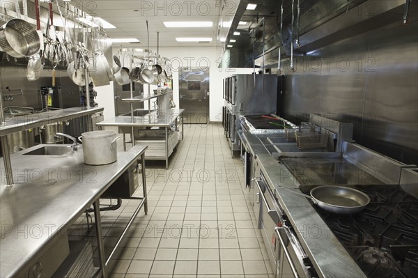 Empty commercial kitchen. Date : 2008