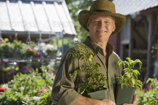 Man shopping for plants. Date : 2008