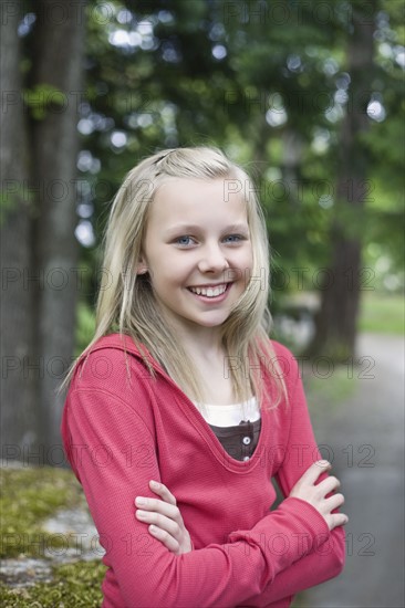 Portrait of girl in park. Date : 2008