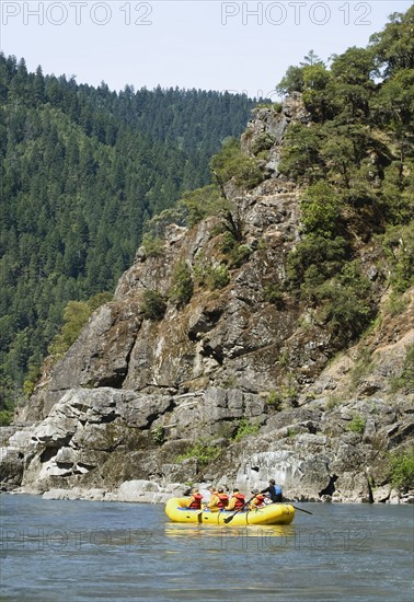 Group whitewater rafting. Date : 2008