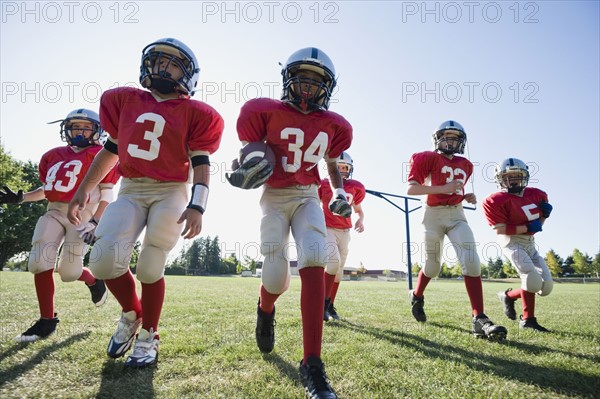 Football players on field. Date : 2008