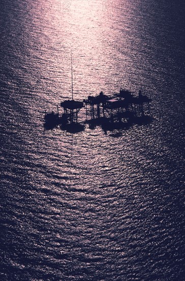 Oil rig platform in the Gulf of Mexico. Date: 2008