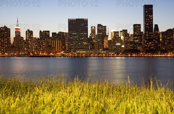 Manhattan skyline at dusk. Date: 2008