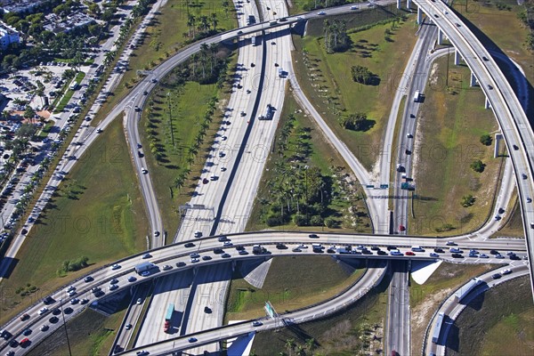 Aerial view of highway. Photographe : fotog