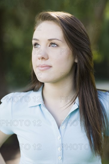 Portrait of teenage girl. Photographe : PT Images