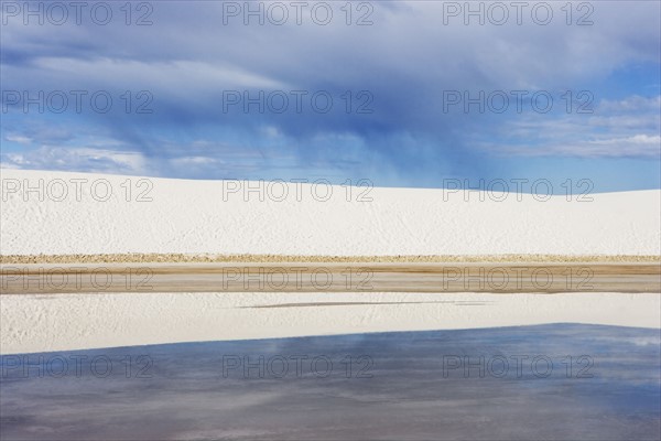 White sand dunes. Photographe : Sarah M. Golonka