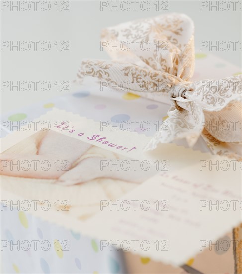 Gingerbread cookies and decorations. Photographe : Jamie Grill