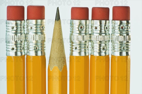 Pencil erasers and tip. Photographe : Daniel Grill