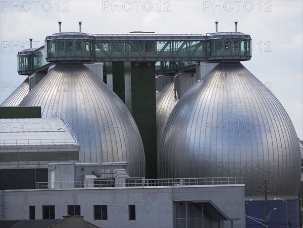 Water treatment tanks. Photographe : fotog