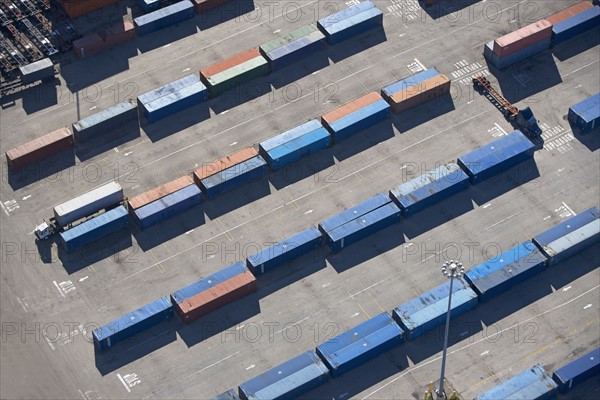 Aerial view of shipping container. Photographe : fotog