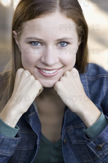 Portrait of young woman. Photographe : PT Images