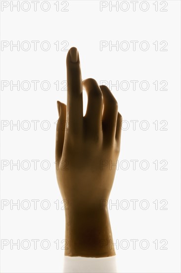 Mannequin hand pointing up. Photographe : Joe Clark