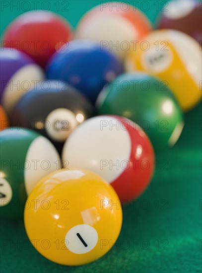 Pool balls in a row. Photographe : Christopher Grill