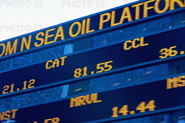 Stock ticker board. Photographe : fotog