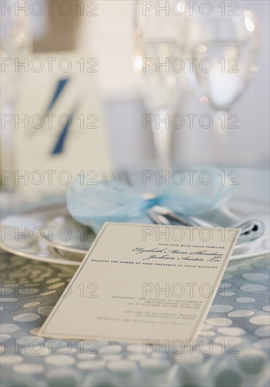 Wedding table placesetting. Photographe : Jamie Grill