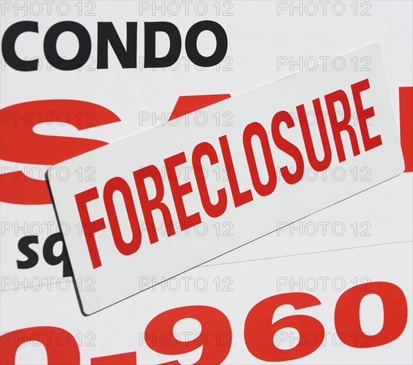 Foreclosure sale sign. Photographe : fotog