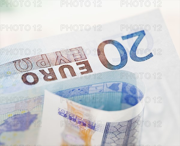 Assorted euro bills. Photographe : Jamie Grill