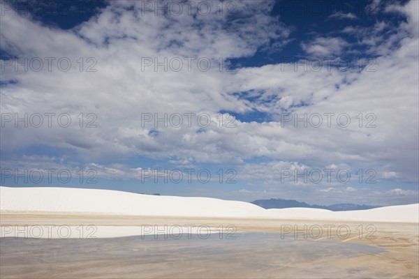 Dunes de sable blanc