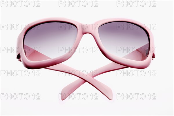 Pink sunglasses. Photographe : Joe Clark