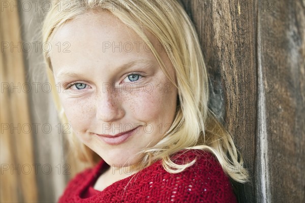 Portrait of girl (13-15). Photographe : Sarah M. Golonka