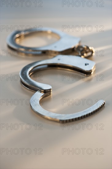 Hand cuffs