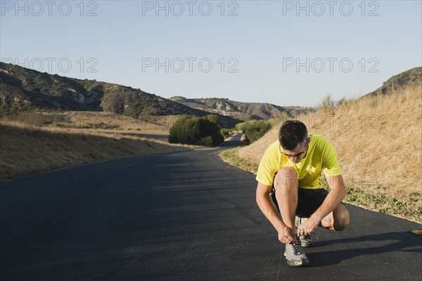 Tying shoelaces