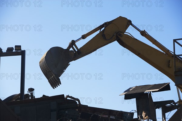 Bucket loader working