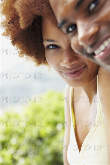 Couple relaxing outdoors. Photographer: momentimages