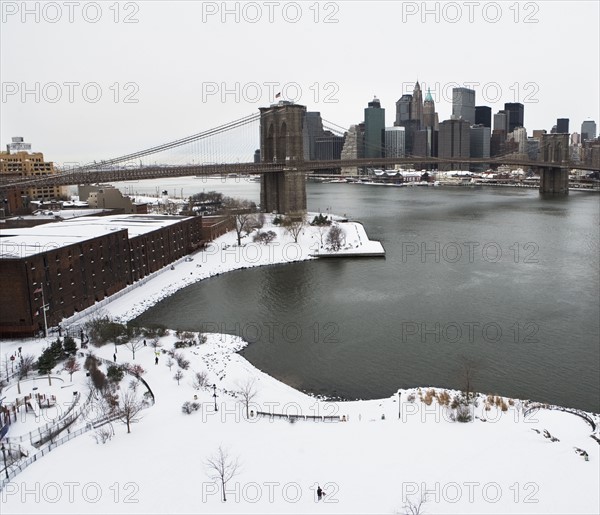 Brooklyn bridge. Photographer: fotog