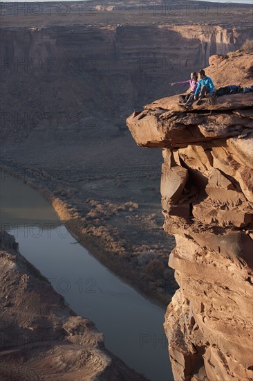 Hikers at top of cliff. Photographer: Dan Bannister