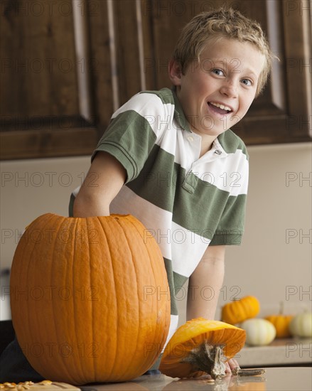 Pumpkin carving. Photographer: Mike Kemp