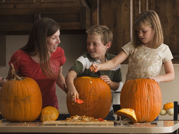 Pumpkin carving. Photographer: Mike Kemp