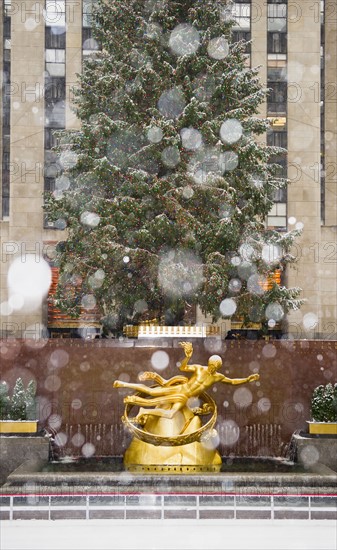 Rockefeller center on a snowy day.