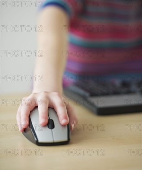 Student working on computer. Photographe : Daniel Grill