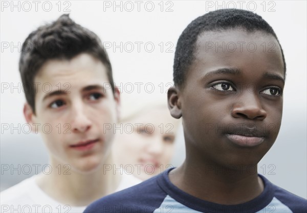 Concerned young boys. Photographe : momentimages