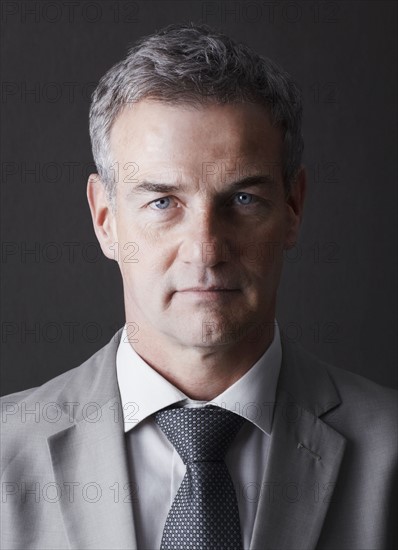 Portrait of a businessman. Photographe : momentimages