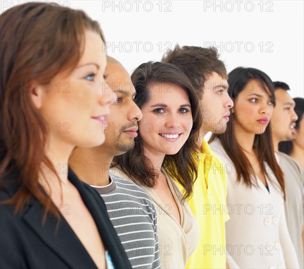 People in a line. Photographe : momentimages