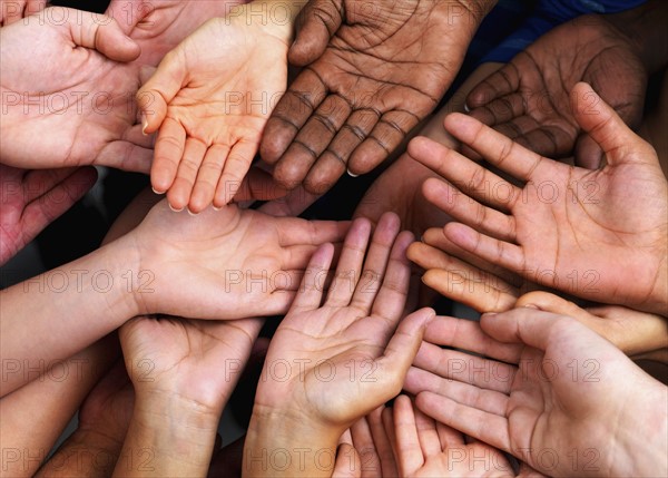 Hands. Photographe : momentimages