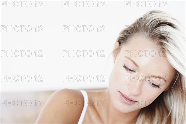 Beautiful blonde woman. Photographe : momentimages