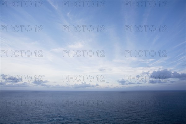 Horizon over water. Photographe : Chris Hackett