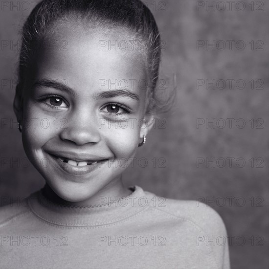 Portrait of a beautiful young girl. Photographe : Rob Lewine