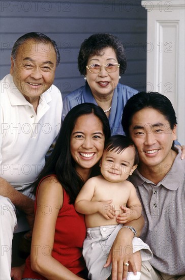 Portrait of three generations. Photographe : Rob Lewine