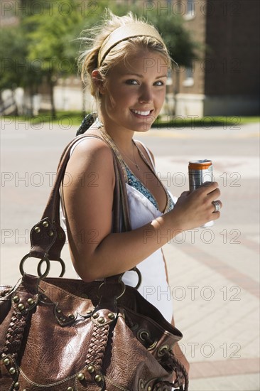 Pretty teenage girl. Photo : Stewart Cohen