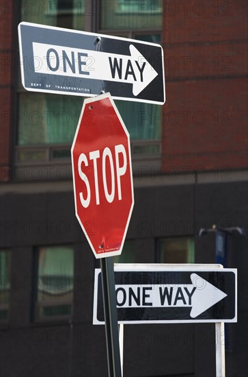 Street signs. Photo : fotog