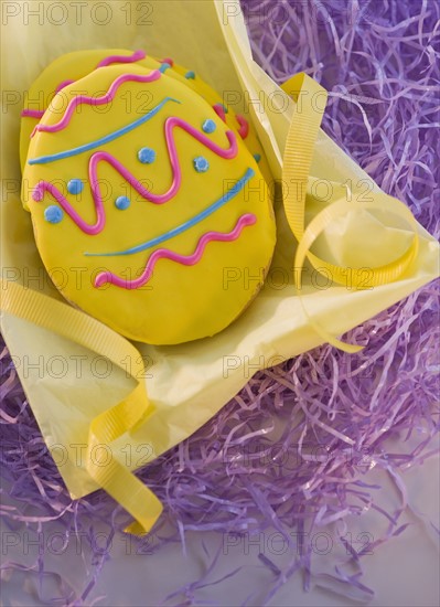 Decorated chocolate Easter egg. Photo : Daniel Grill