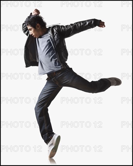 Male hip hop dancer. Photo : Mike Kemp