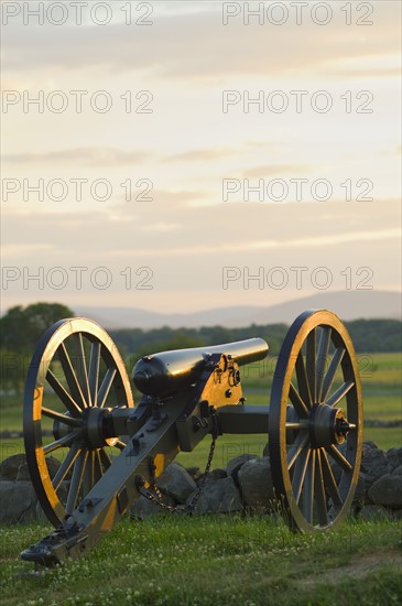 Civil war cannon.